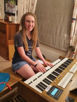 Bianca Hillermann
Wartburg KZN

New Content Compact organ for study at home
